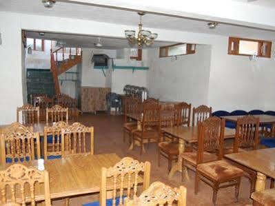 Hotel Zahgeer Continental - Srinagar Екстер'єр фото